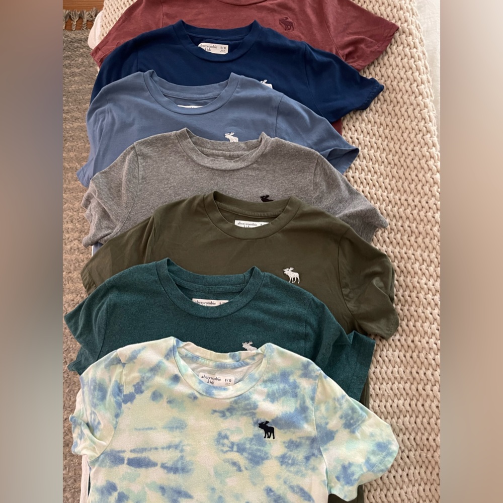 7 pack Abercrombie Kids Logo Shirts
